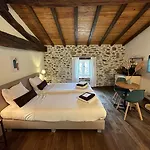 Domaine De Brise Bois - & 3* Rouzède