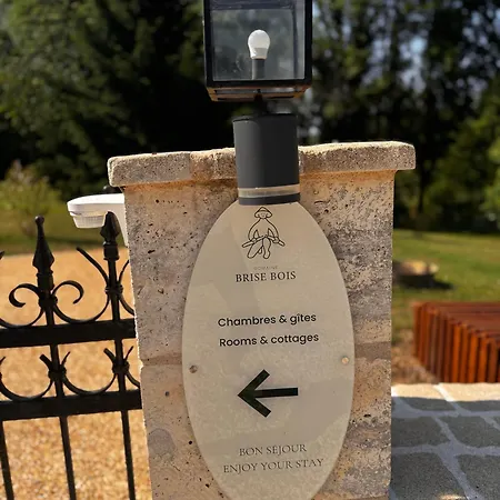 מלון Domaine De Brise Bois - & 3*