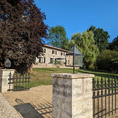 Domaine De Brise Bois - & 3* Rouzède