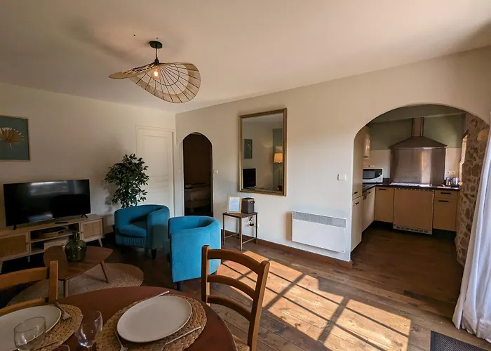 Domaine De Brise Bois - & Hotel Rouzede