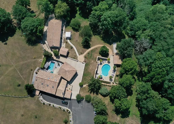 Domaine De Brise Bois - & 3* Rouzede