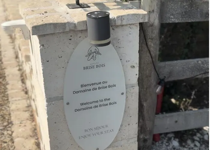 Domaine De Brise Bois - & Hotel Rouzede
