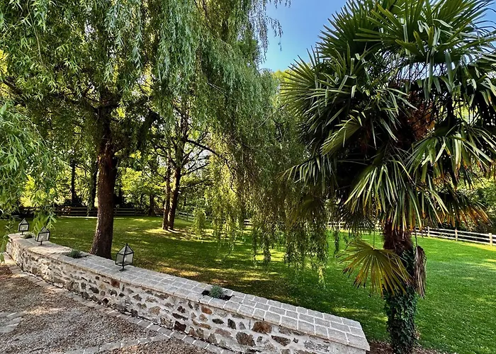 Domaine De Brise Bois - & 3* Rouzede